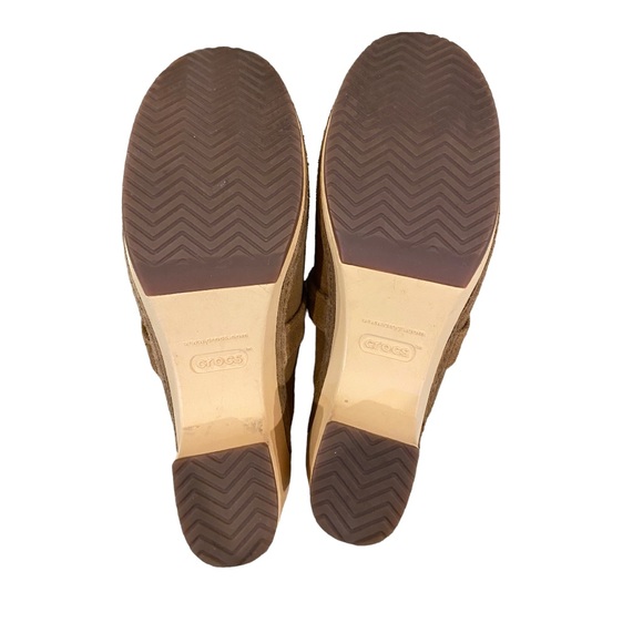 Crocs Sarah clogs size 7,  tan suede - Picture 6 of 9